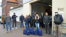 Die VfL-Helfer beim Pressetermin bei der Bückeburger Tafel